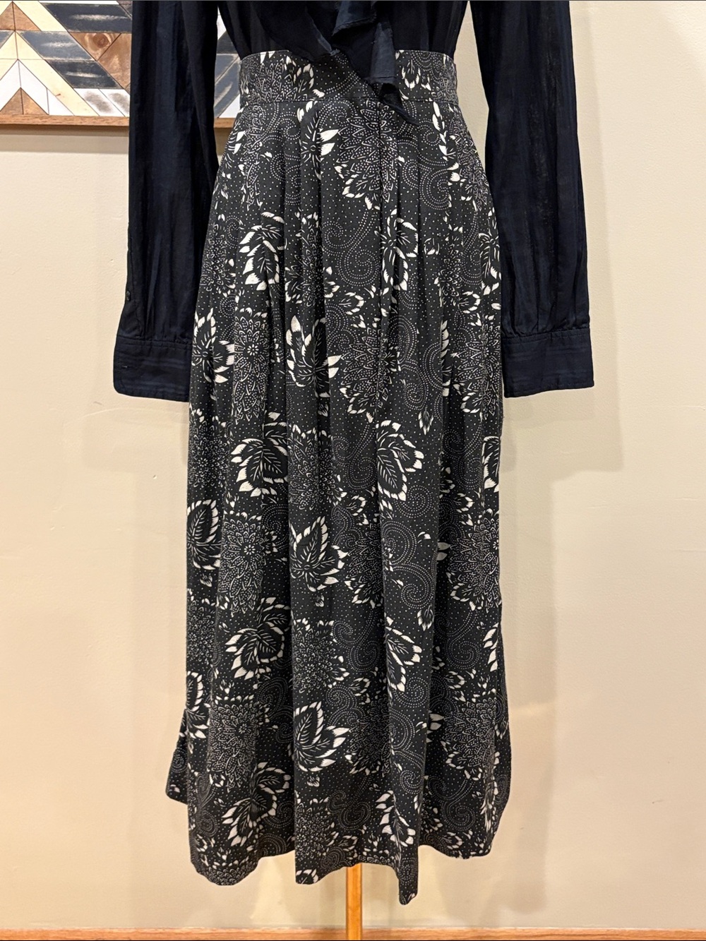 Vintage Ralph Lauren 80s Black and Cream Floral Pleated A-Line Skirt size 6 - Picture 2 of 15